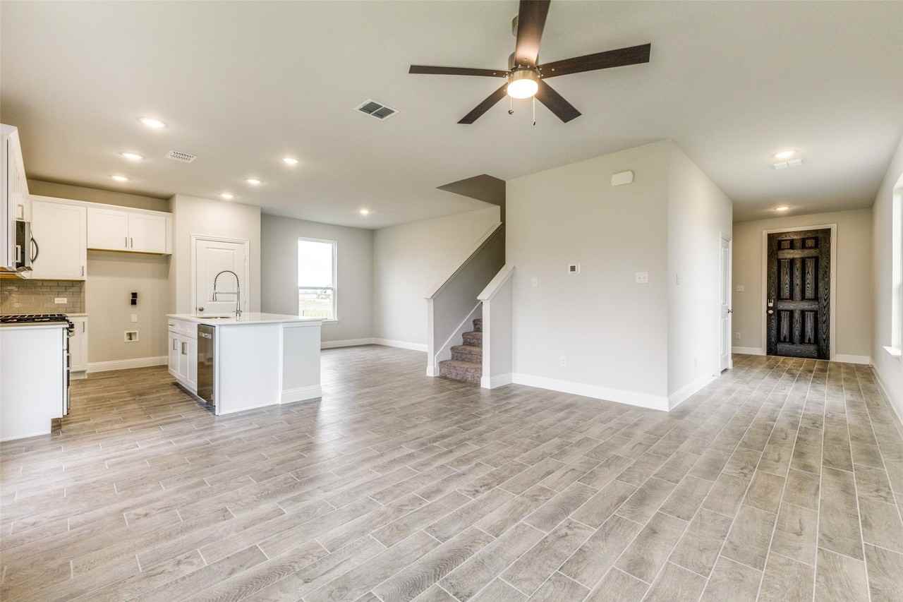 1519 Vermillion St - Photo 4 of 25