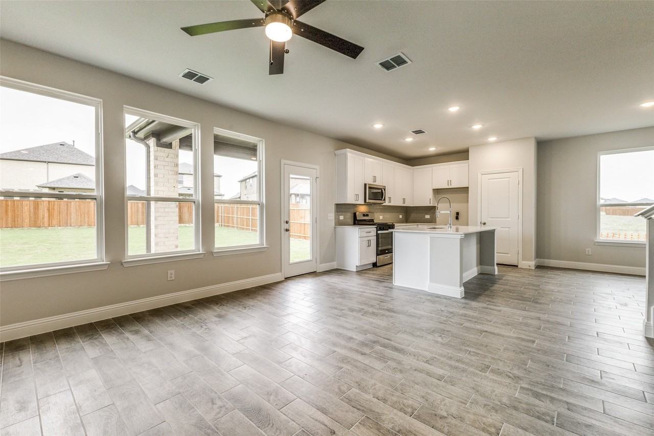 1519 Vermillion St - Photo 5 of 25