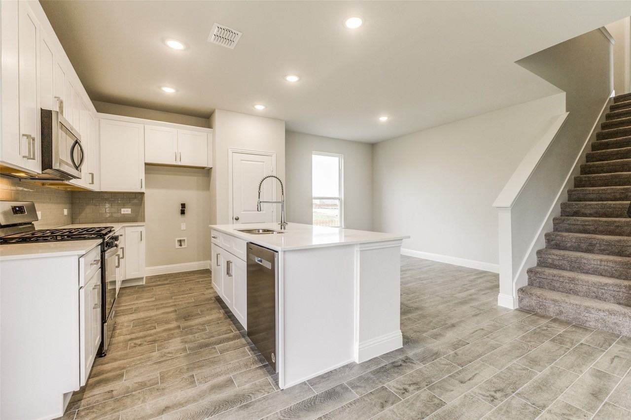 1519 Vermillion St - Photo 6 of 25