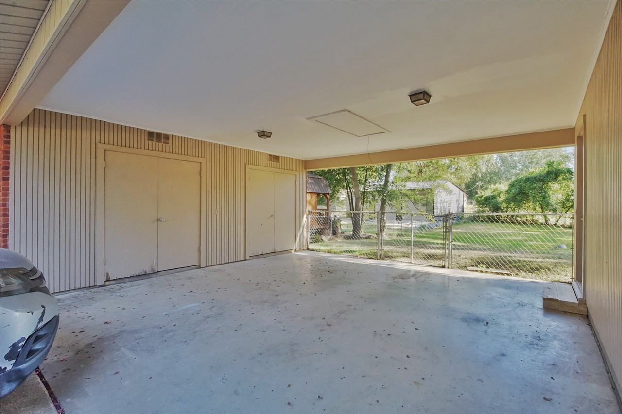3742 Cornell Dr - Photo 2 of 25