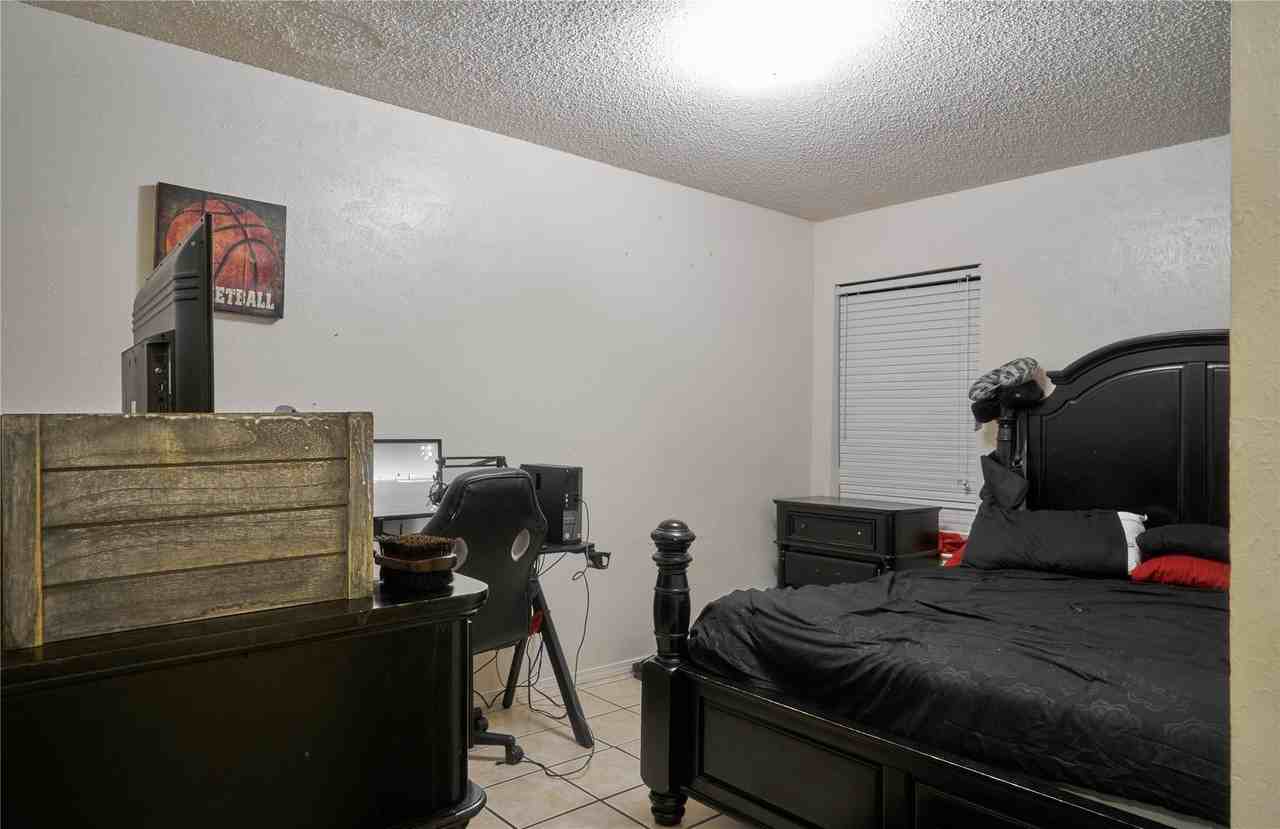 8678 Holly St - Photo 2 of 8