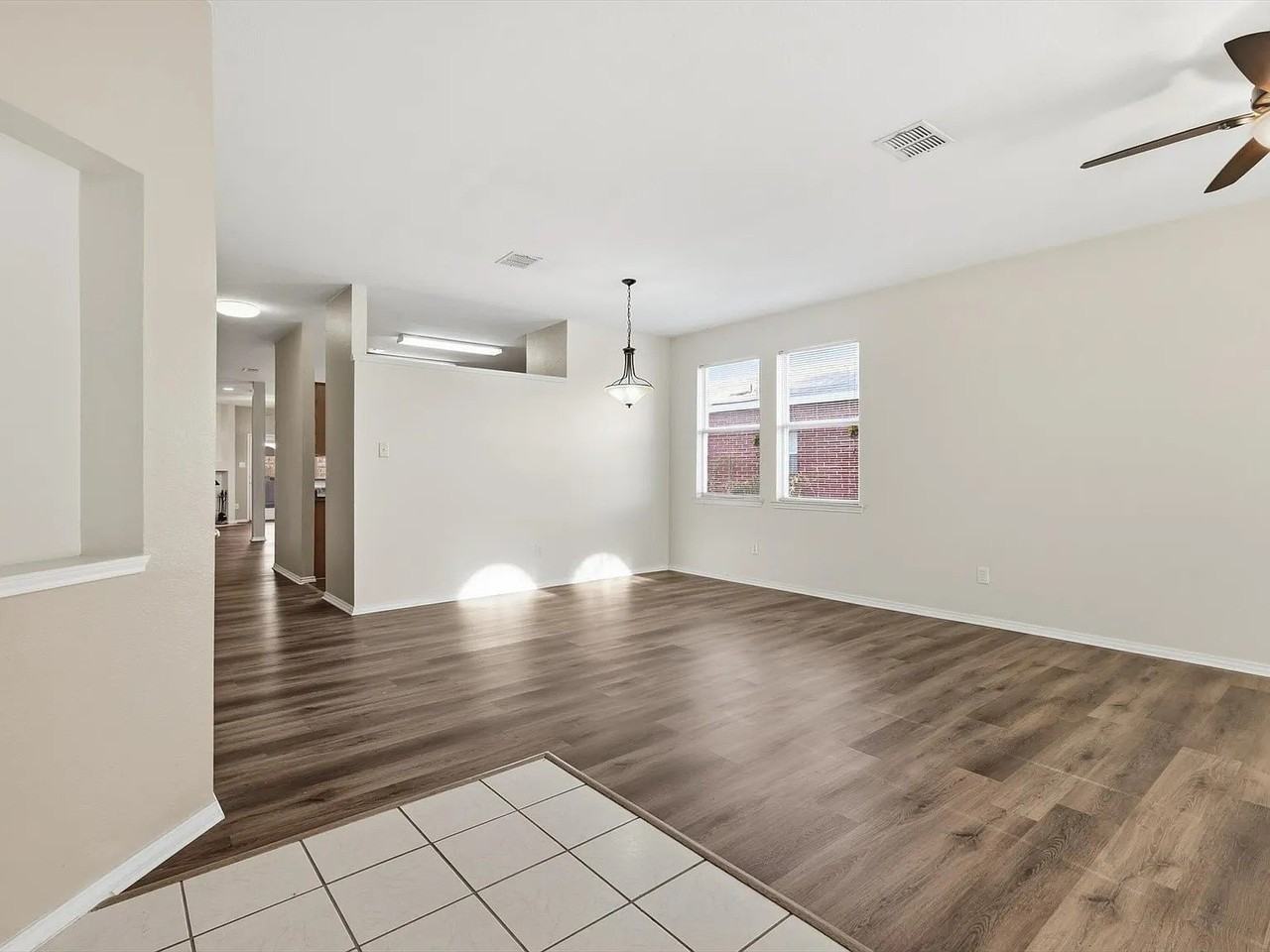 1048 Harriman Dr - Photo 4 of 22