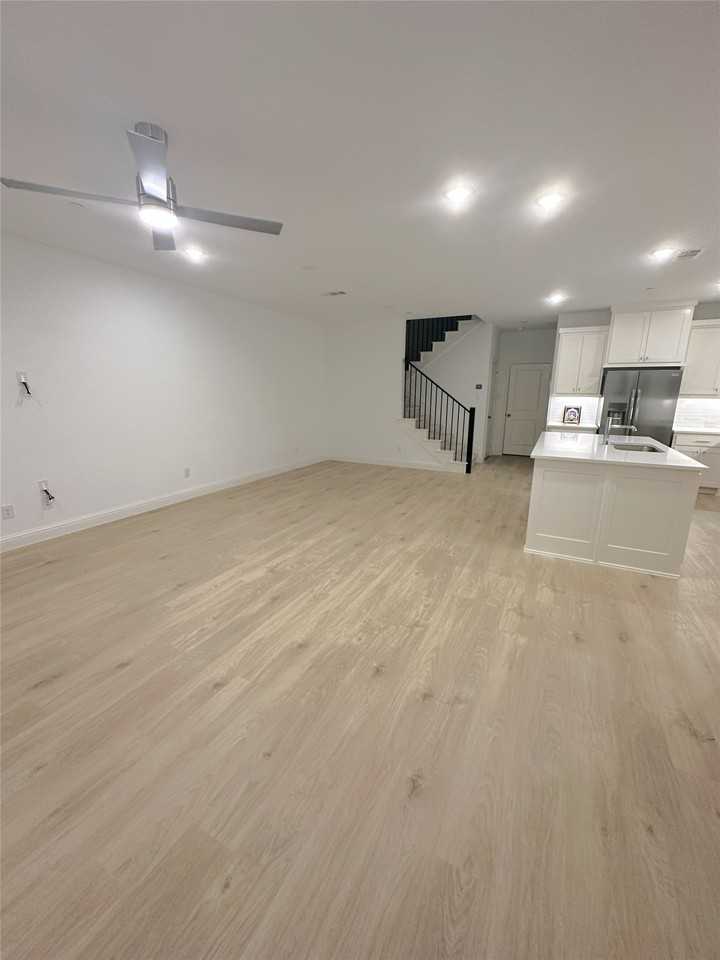 8924 Scarp Hill Ln - Photo 4 of 22