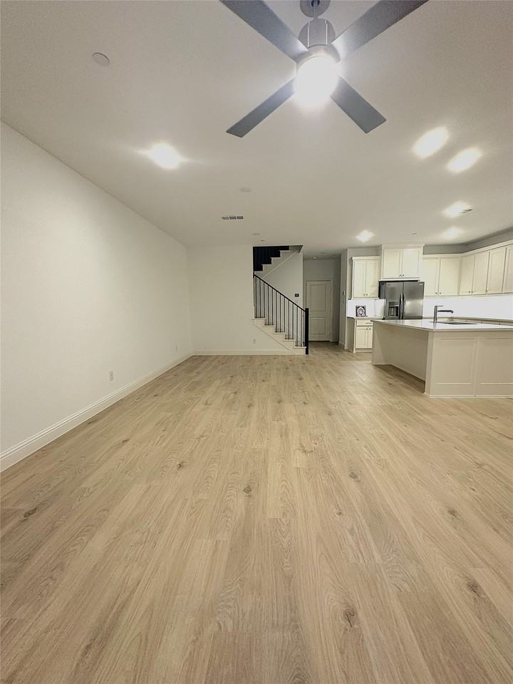 8924 Scarp Hill Ln - Photo 5 of 22