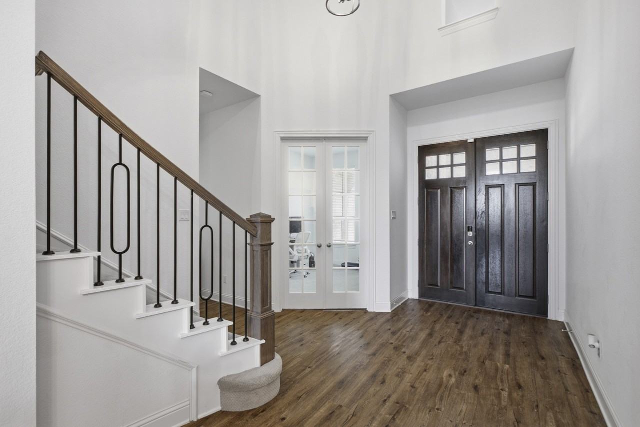 2602 Delta Dr - Photo 4 of 40