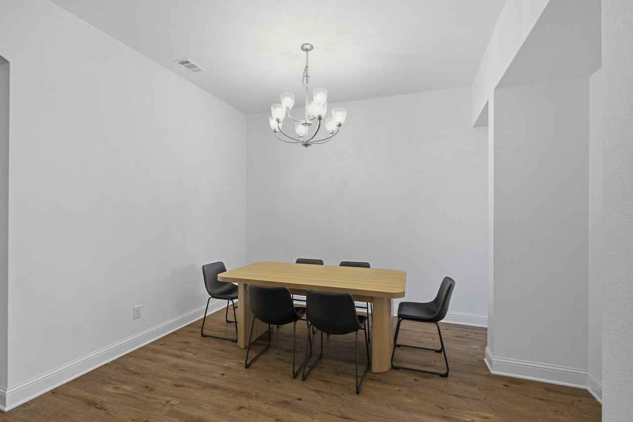 2602 Delta Dr - Photo 7 of 40