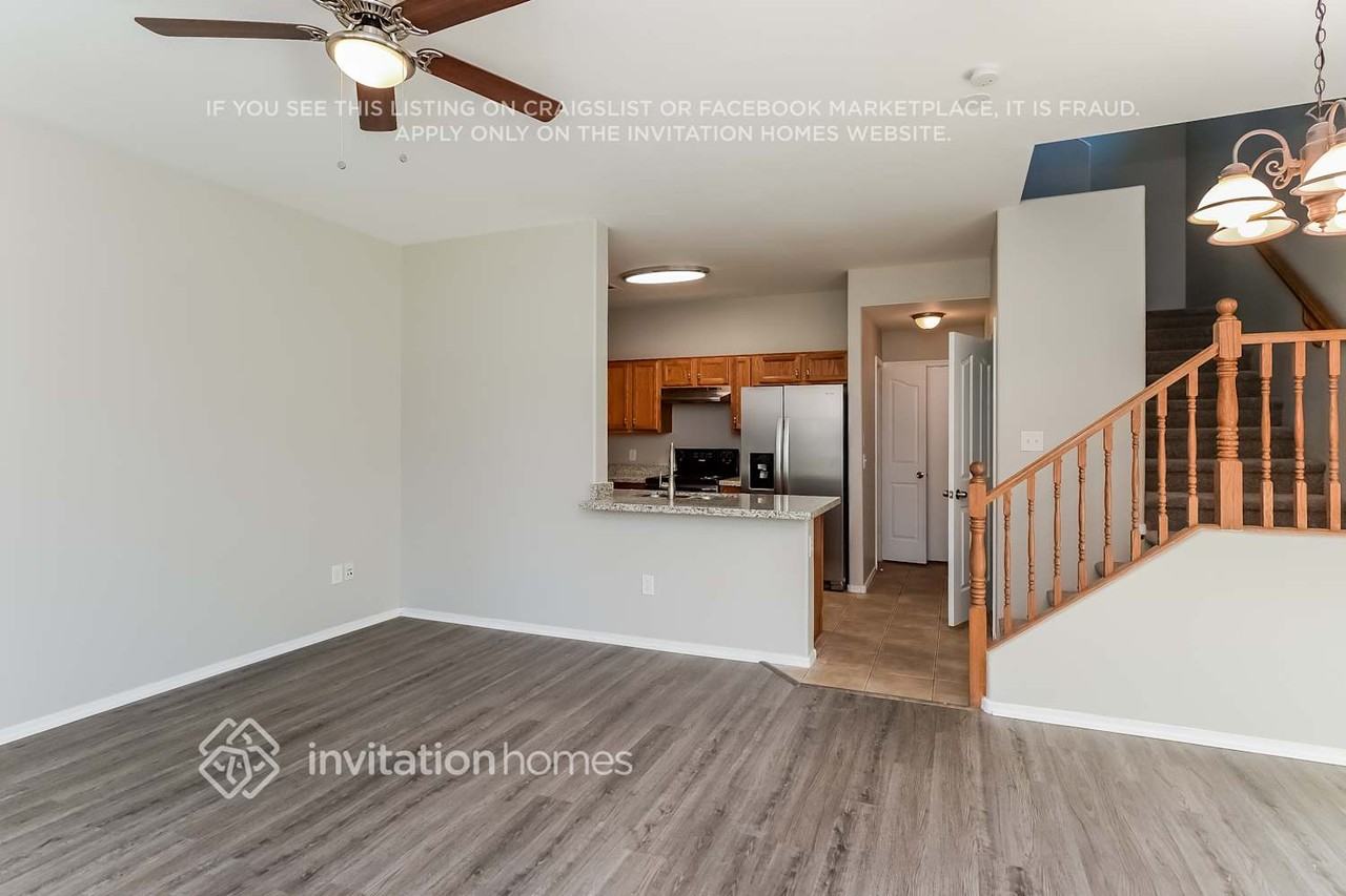 1538 S Avocet St - Photo 3 of 16