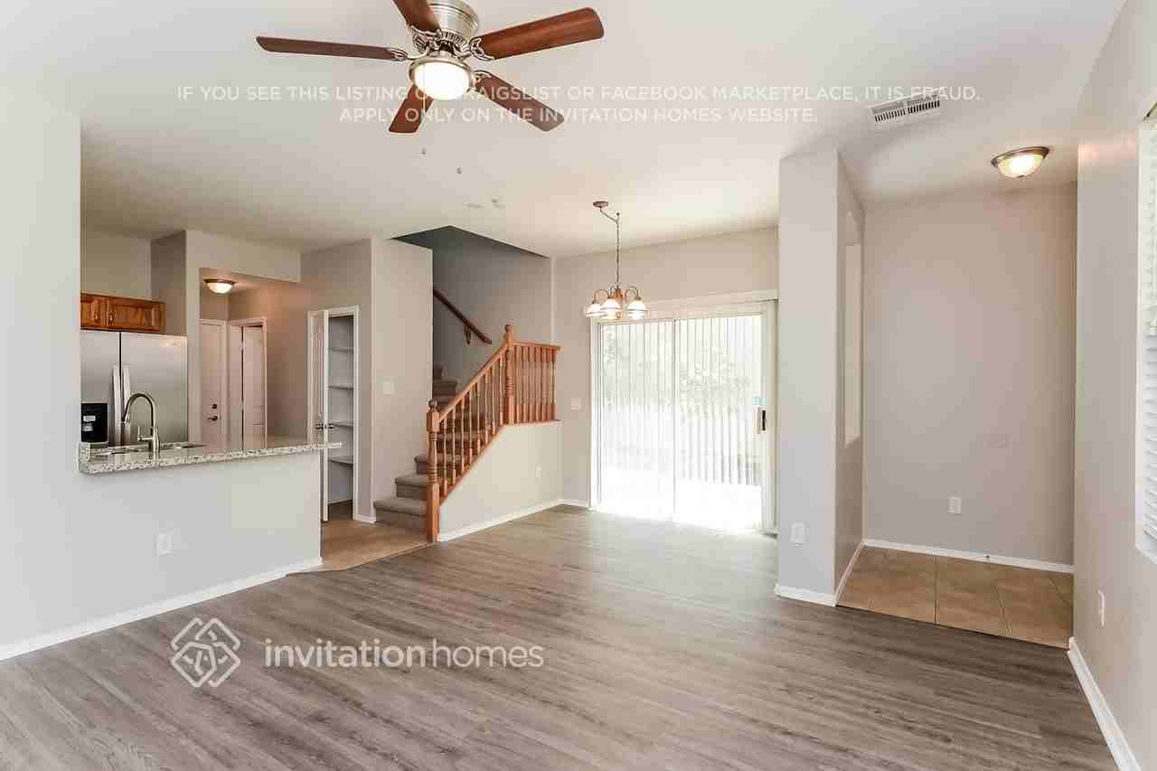 1538 S Avocet St - Photo 4 of 16