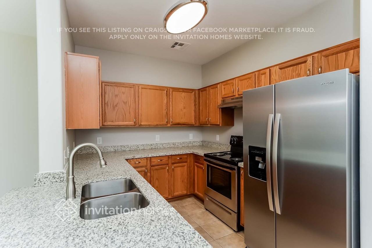 1538 S Avocet St - Photo 7 of 16
