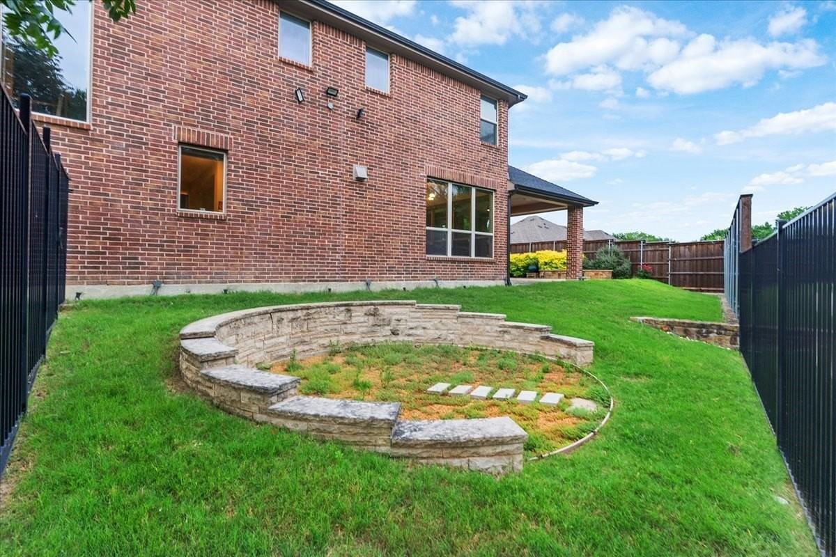 5621 Fringetree Dr - Photo 5 of 38
