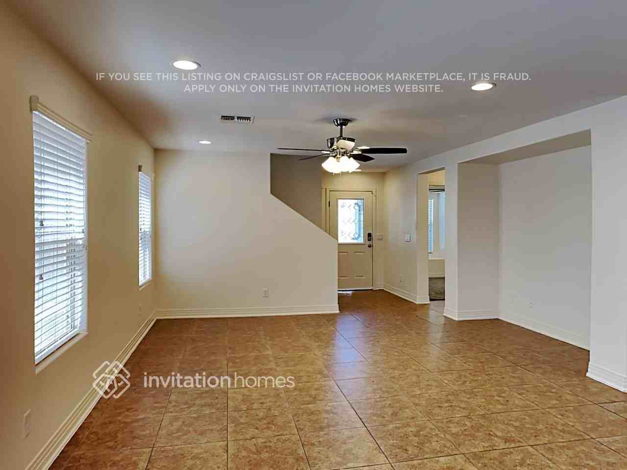 5814 E Hampton Ave - Photo 4 of 20