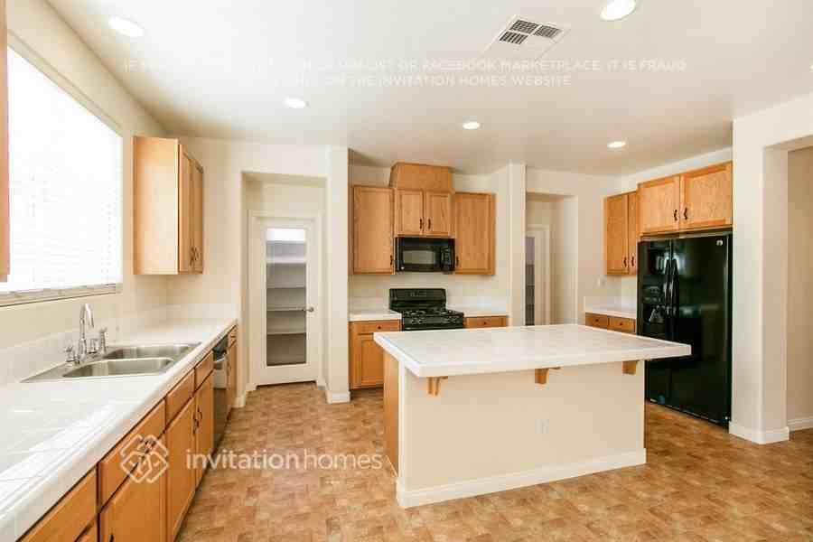 1851 Gentle Dawn Ave - Photo 6 of 20