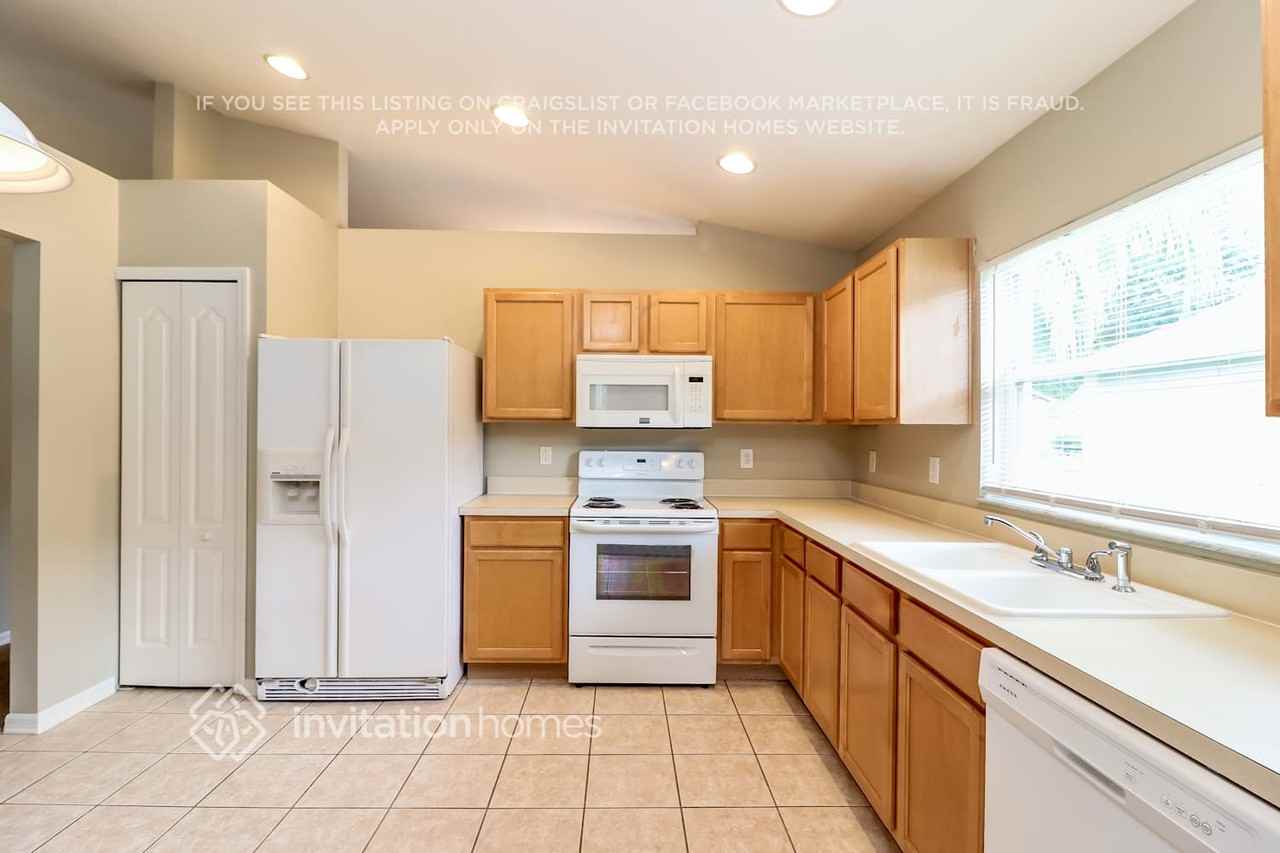 5638 War Admiral Dr - Photo 5 of 17