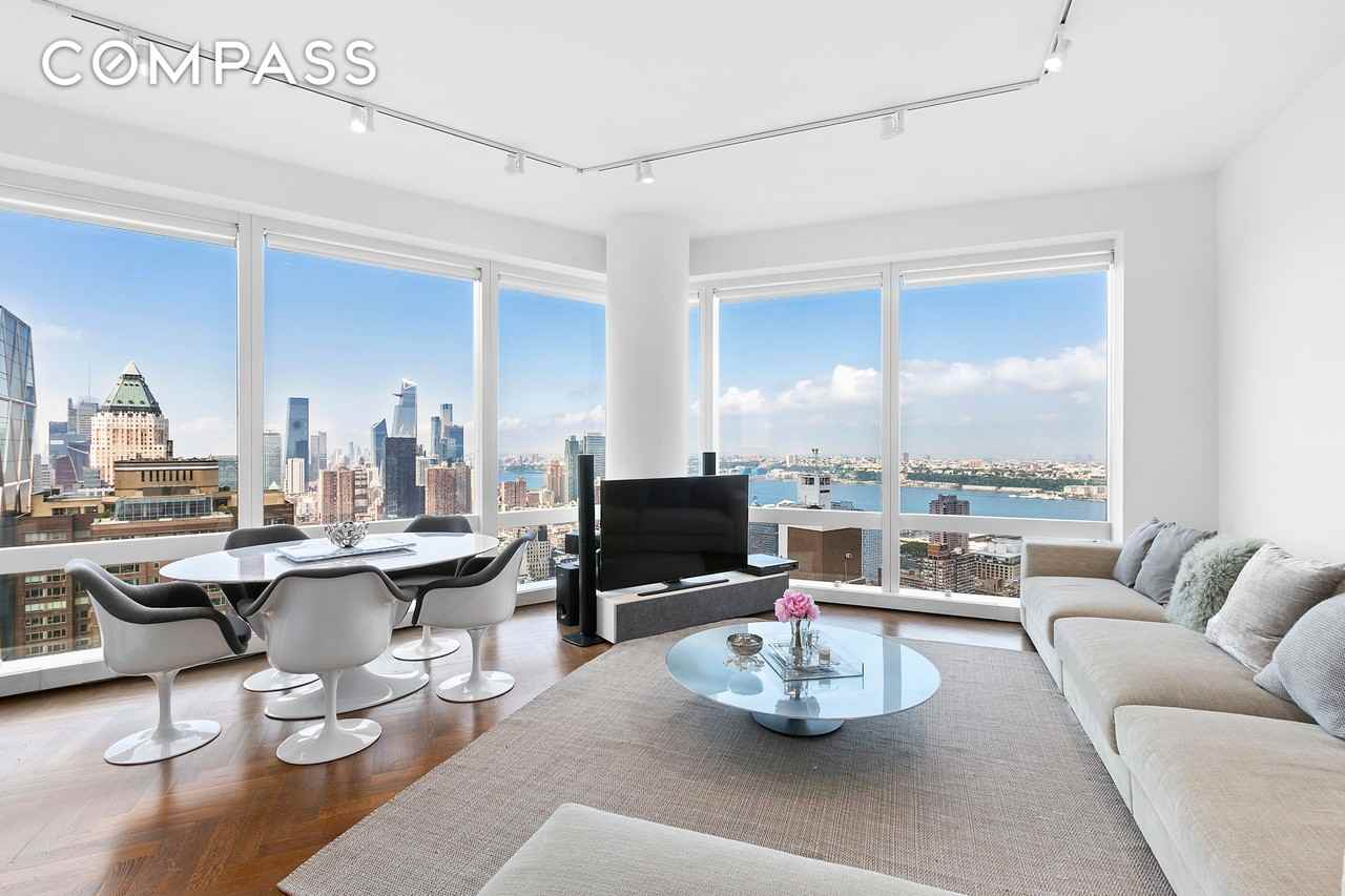 25 Columbus Cir #65E - Photo 2 of 11