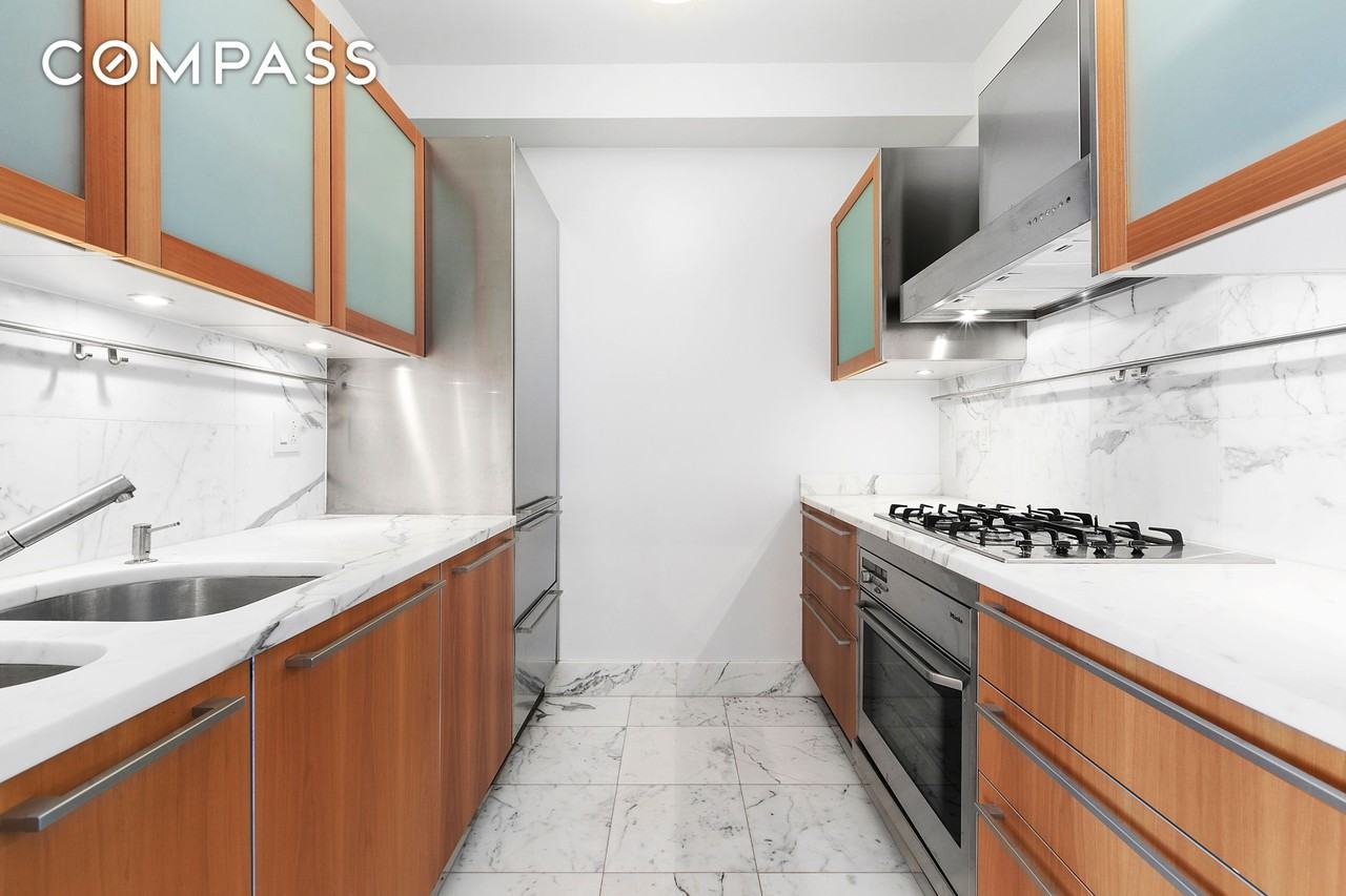 25 Columbus Cir #65E - Photo 5 of 11