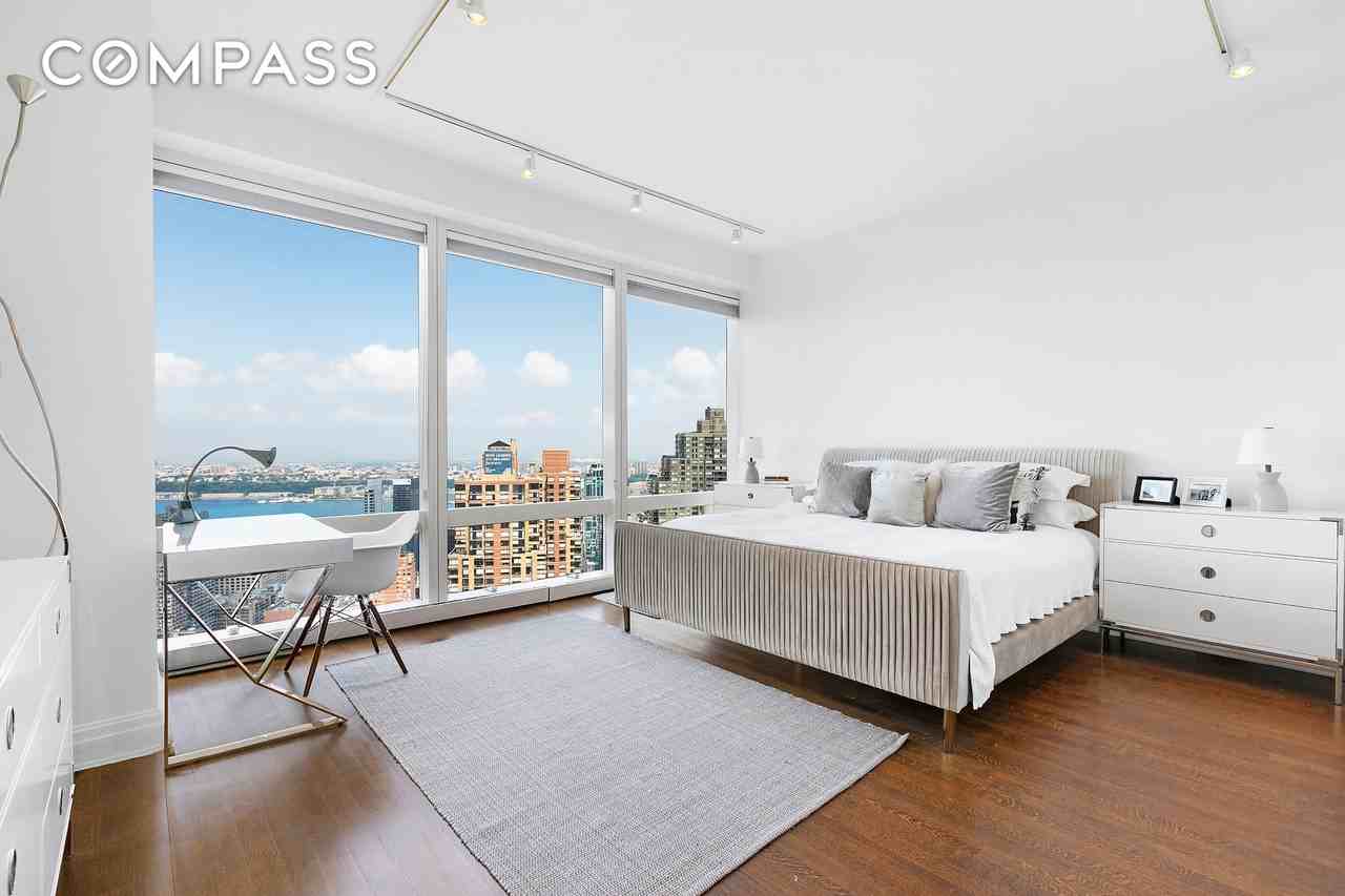 25 Columbus Cir #65E - Photo 6 of 11