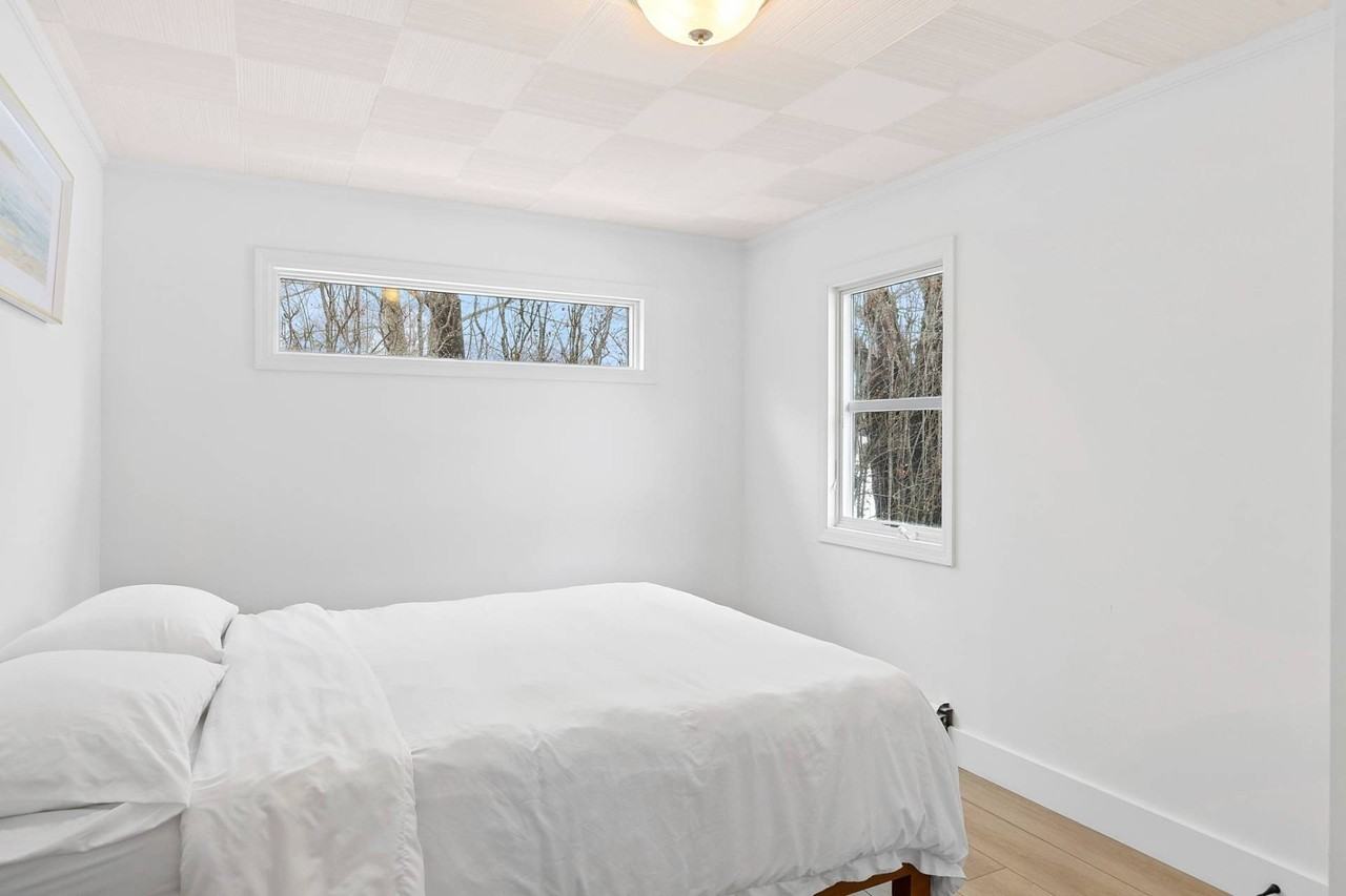 184 S Essex St - Photo 5 of 16