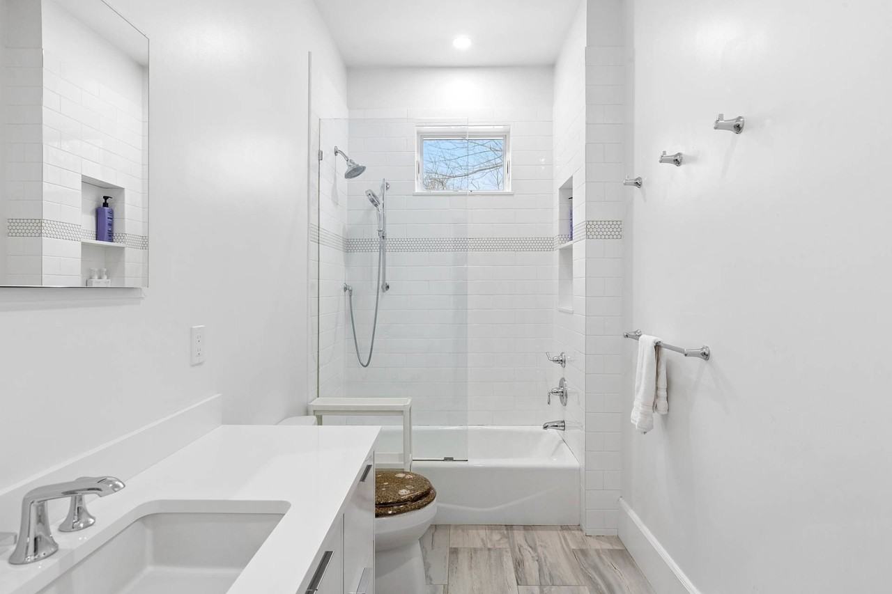 184 S Essex St - Photo 6 of 16