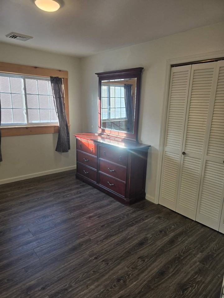 145 Delaware St - Photo 2 of 6