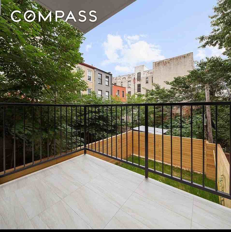 1155 Bedford Ave #2R - Photo 5 of 5