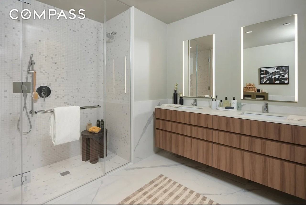 300 E 50th St #15E - Photo 3 of 18