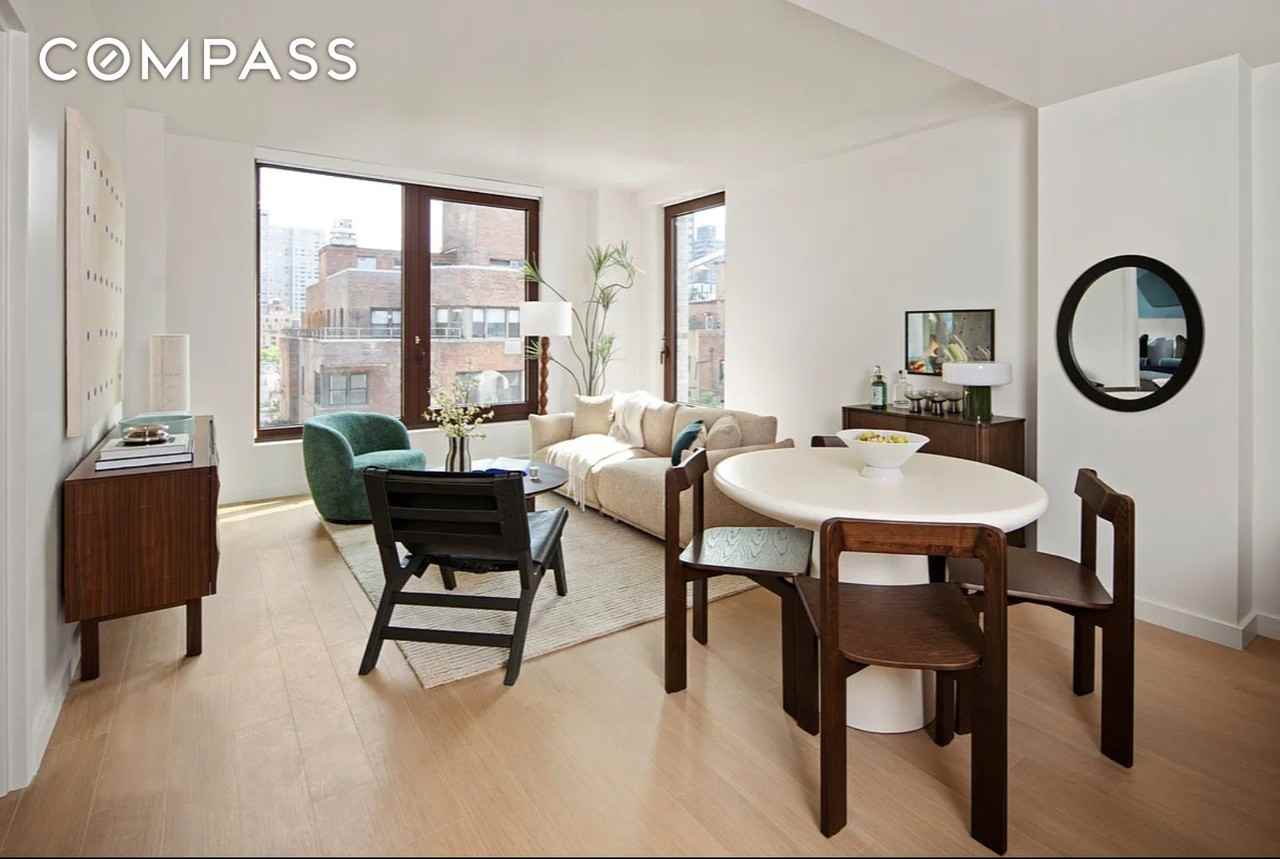 300 E 50th St #15E - Photo 4 of 18