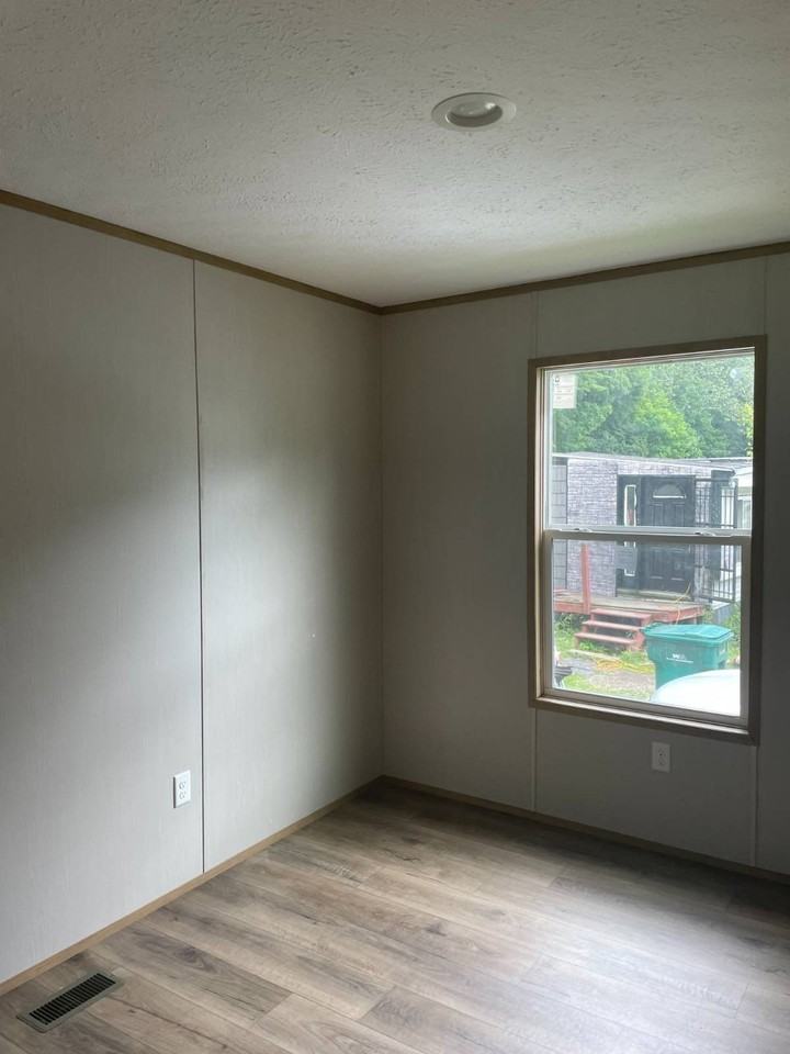 15 Mindi Ct - Photo 7 of 8