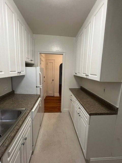1 Larchmont Acres #825D - Photo 3 of 8