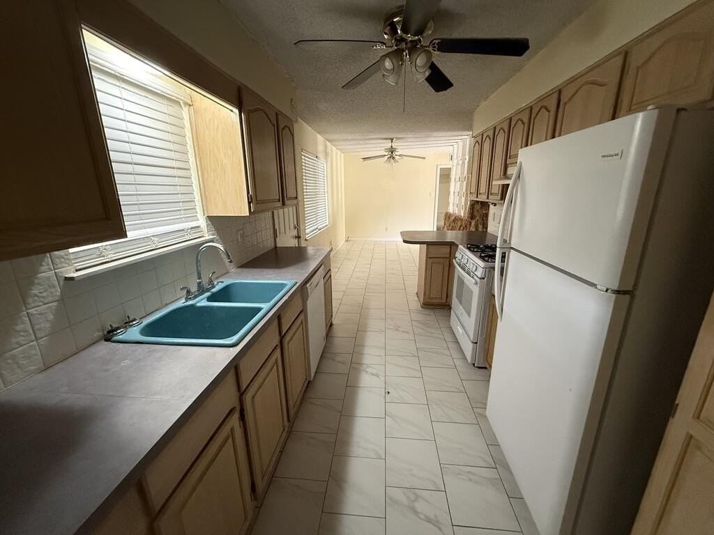 4604 Locust Ave - Photo 5 of 13