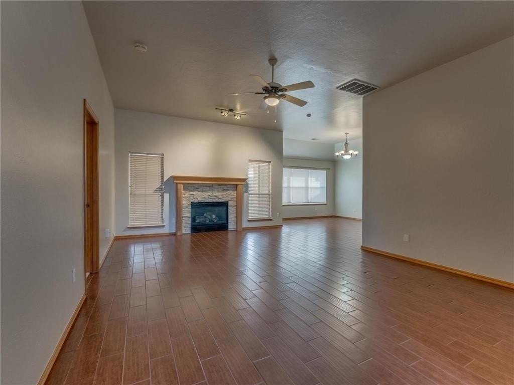 1004 Sw 127th Pl - Photo 7 of 33
