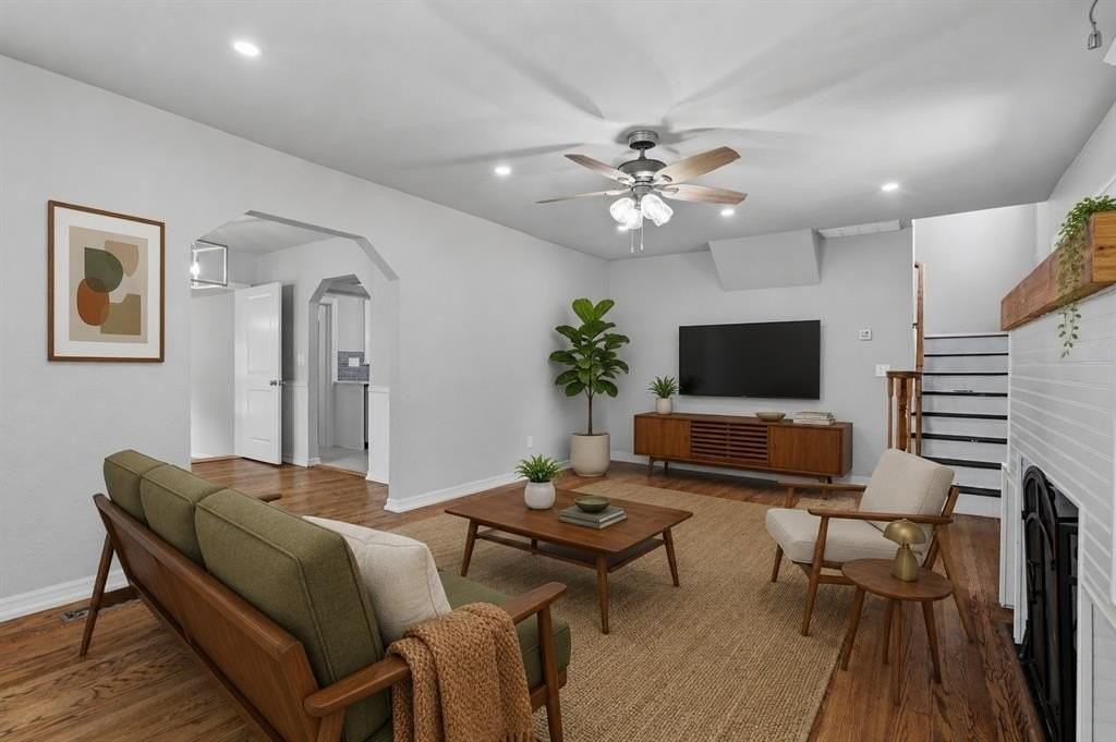 3436 Nw 19th St - Photo 6 of 17