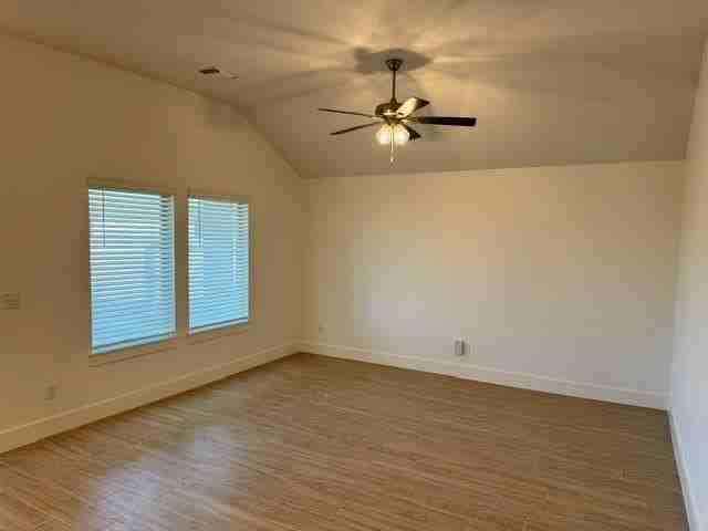16104 Wolf Creek Way - Photo 5 of 32