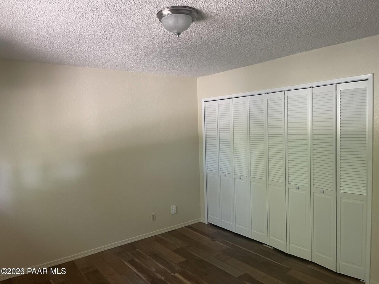 1219 E Five Star Blvd - Photo 4 of 11