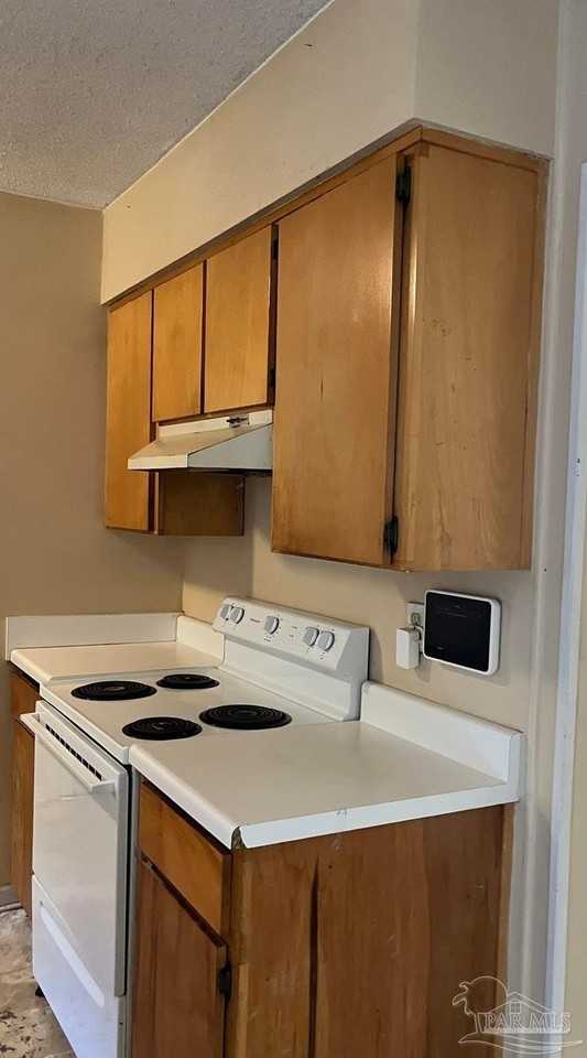 2048 Tomlinson Rd - Photo 4 of 19
