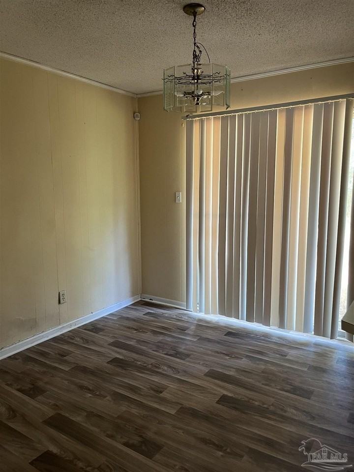 2048 Tomlinson Rd - Photo 6 of 19