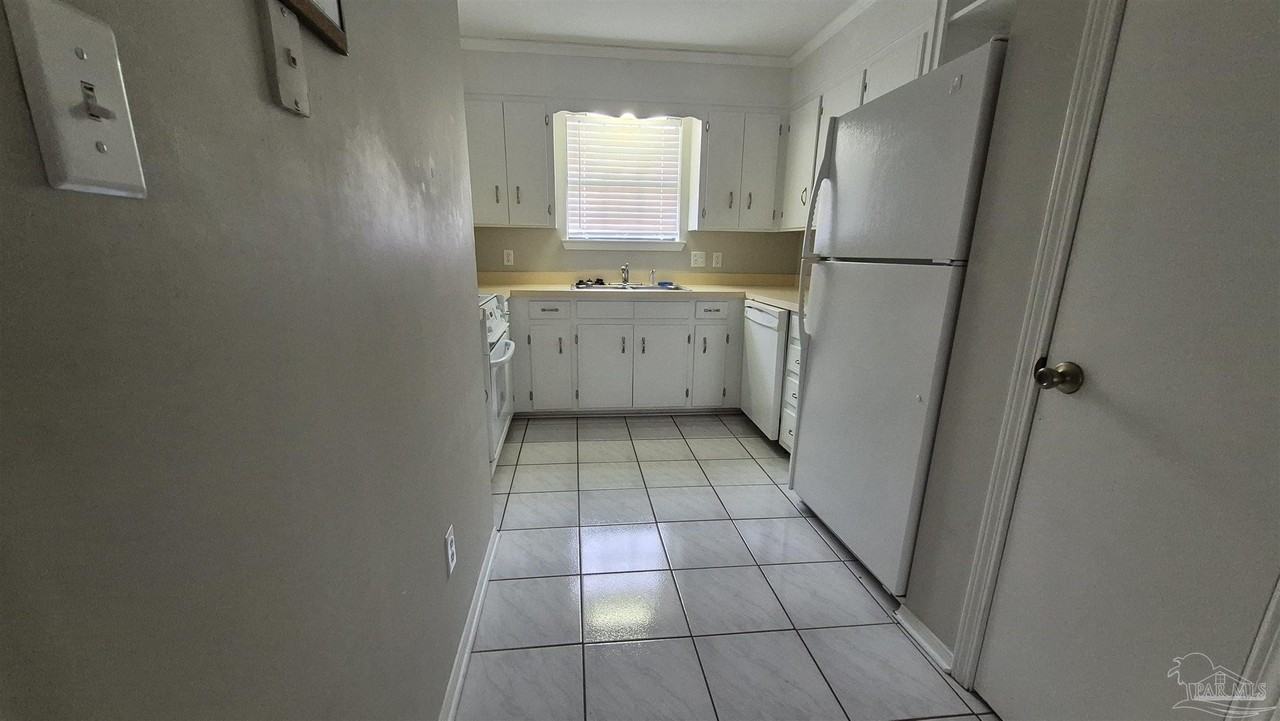 2370 Shoal Creek Dr - Photo 4 of 10