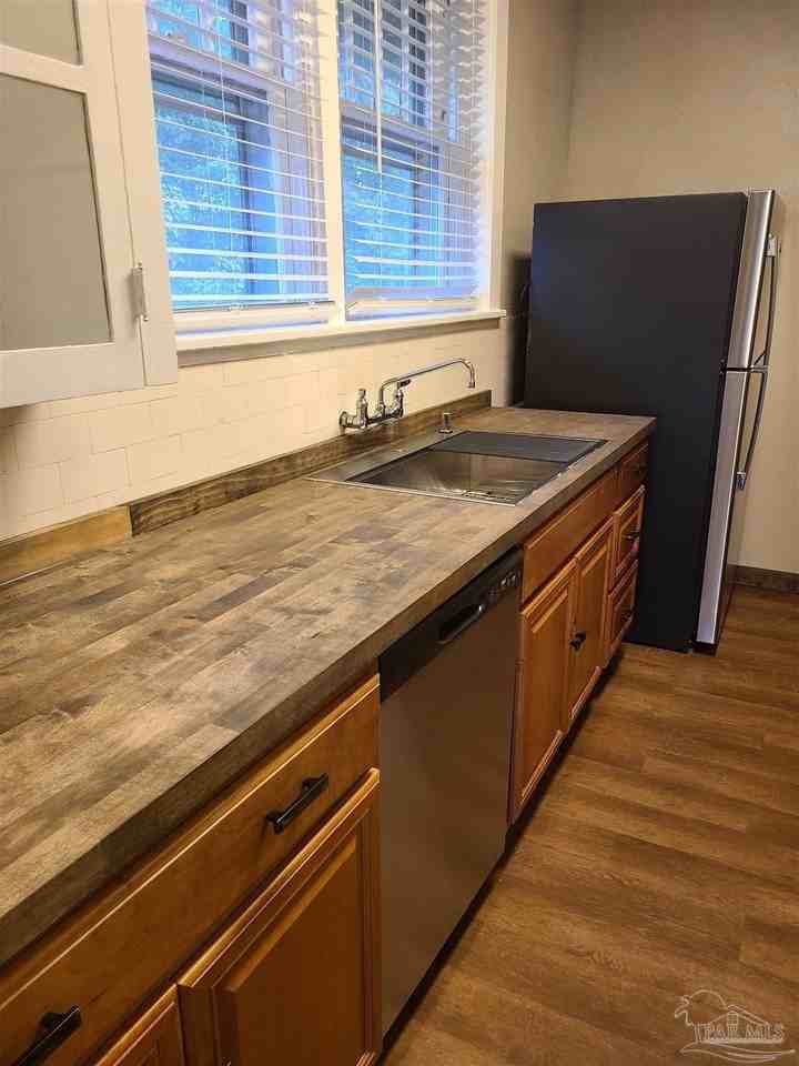 510 N Spring St - Photo 6 of 22
