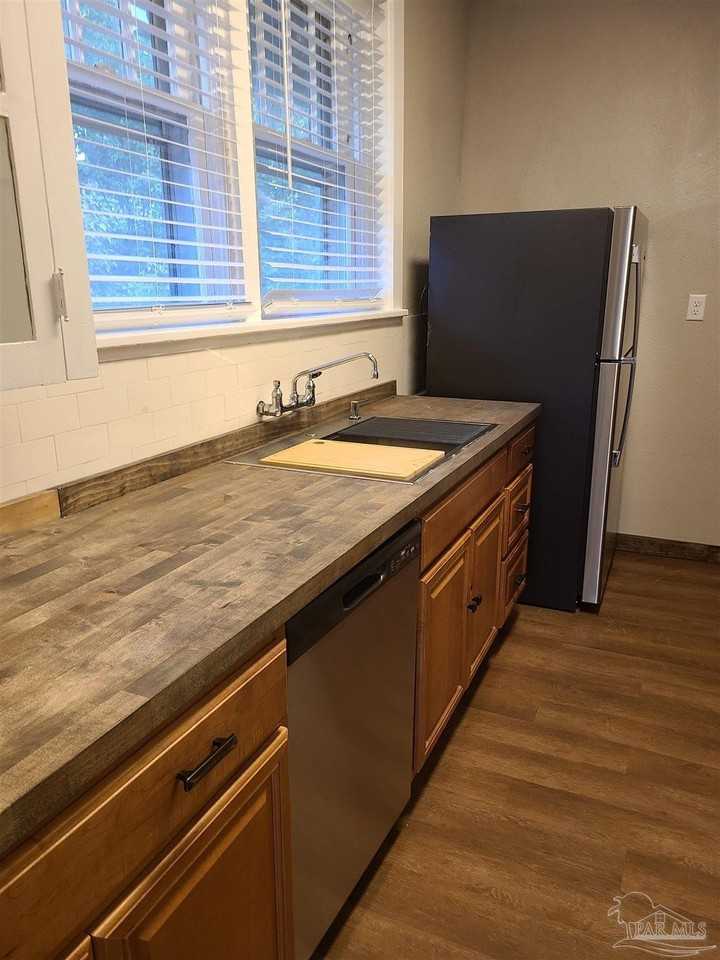 510 N Spring St - Photo 7 of 22