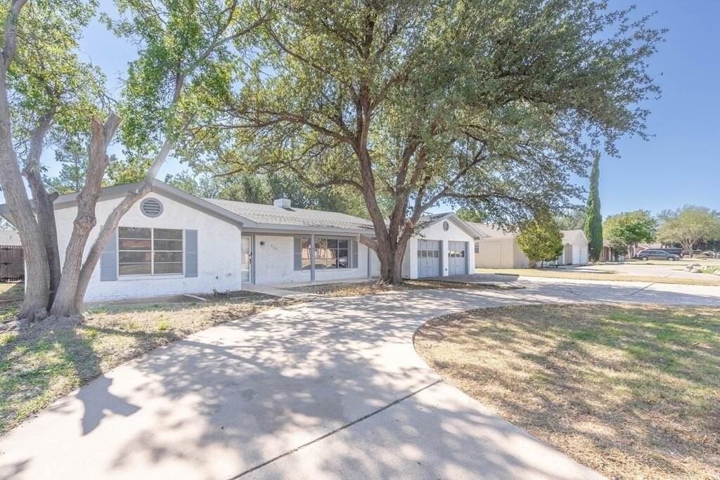 2807 Maxwell Dr - Photo 2 of 42
