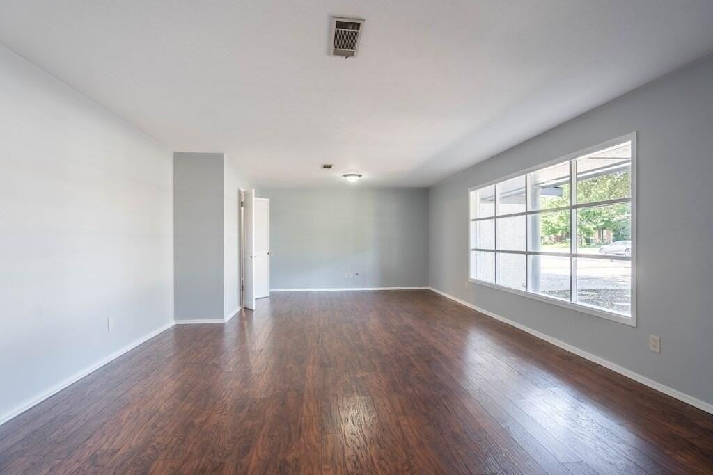 2807 Maxwell Dr - Photo 5 of 42