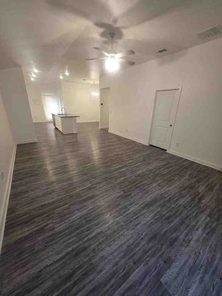 126 Pioneer Cir - Photo 5 of 28