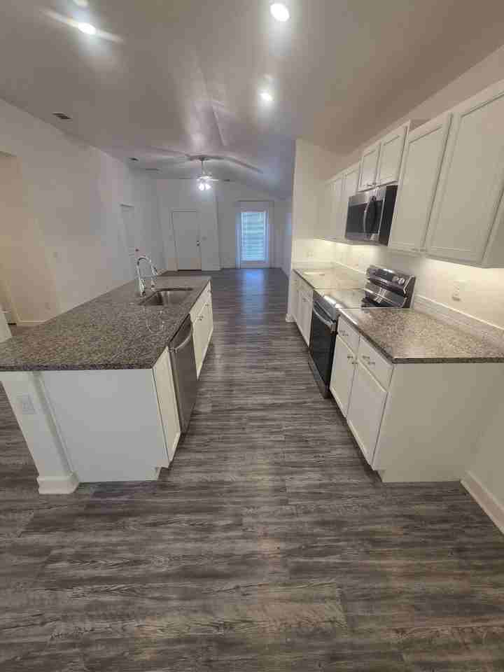 126 Pioneer Cir - Photo 7 of 28
