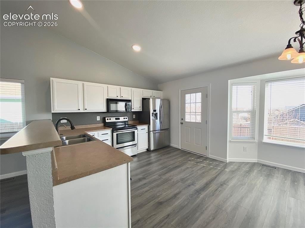 7417 Farmcrest Rd - Photo 6 of 17