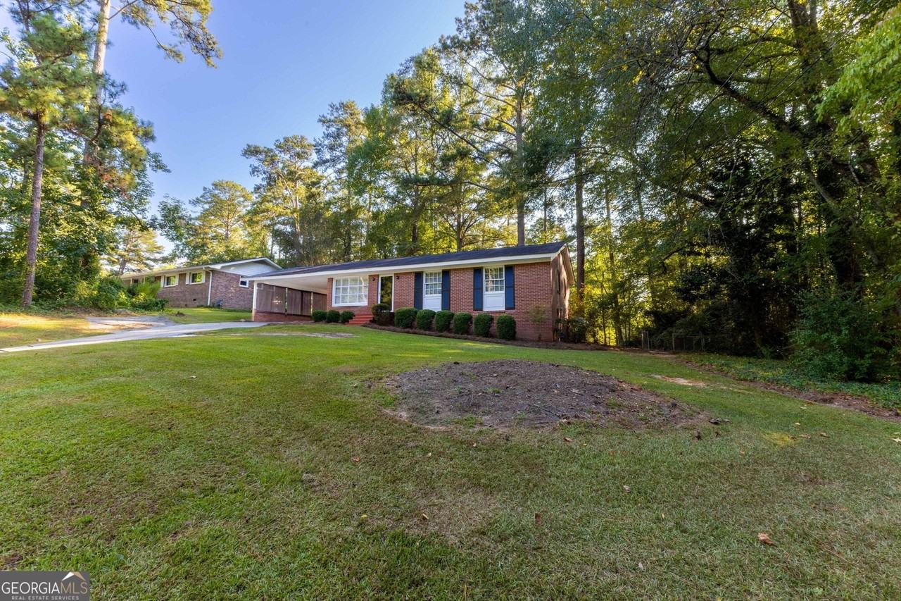 250 Forrest Ave - Photo 4 of 35