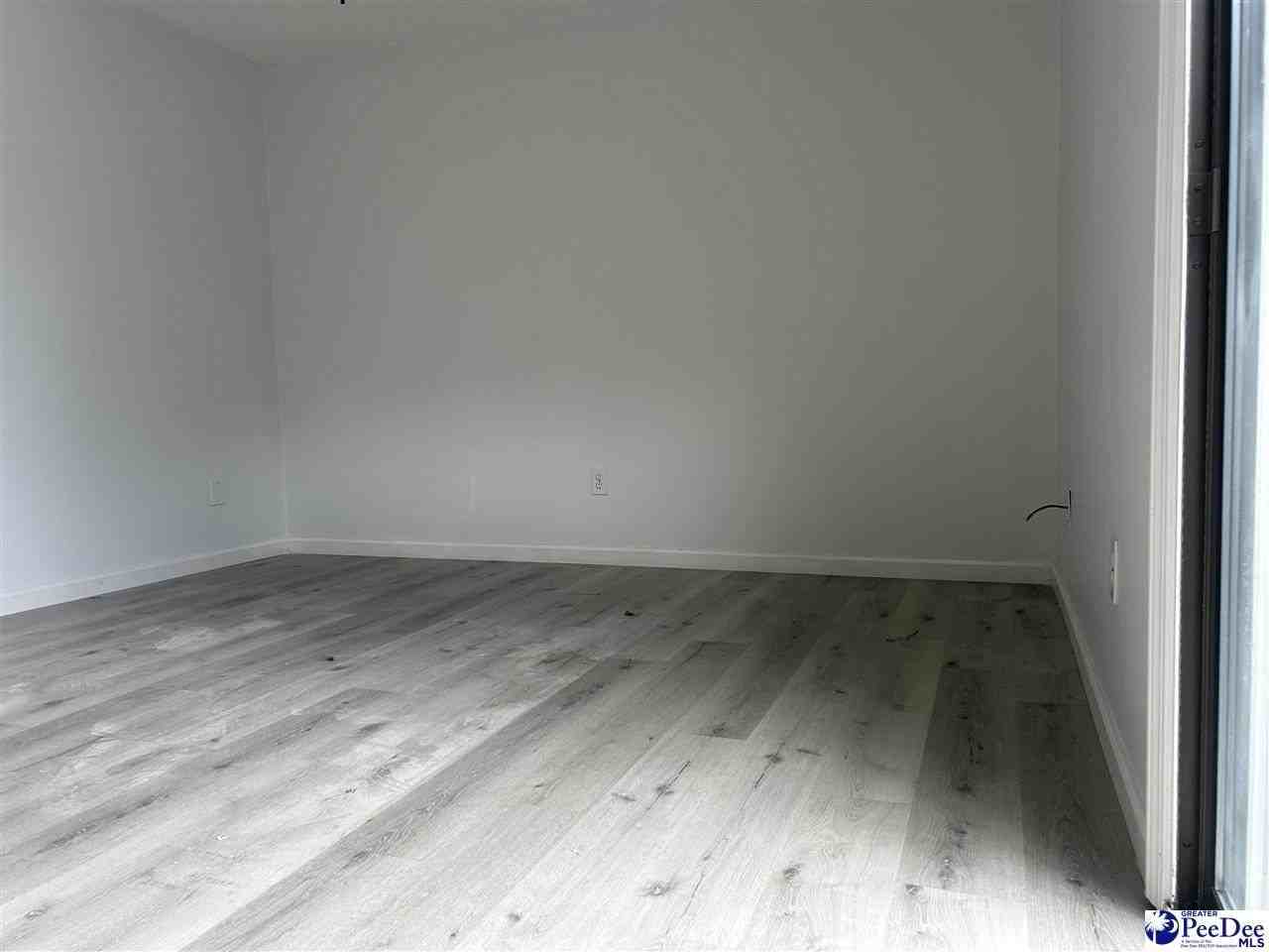 2220 Woodridge Ln Apt H - Photo 6 of 10