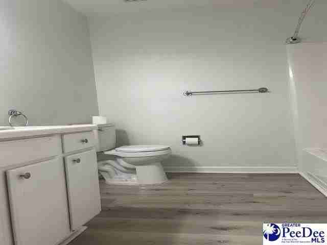 2220 Woodridge Ln Apt H - Photo 7 of 10