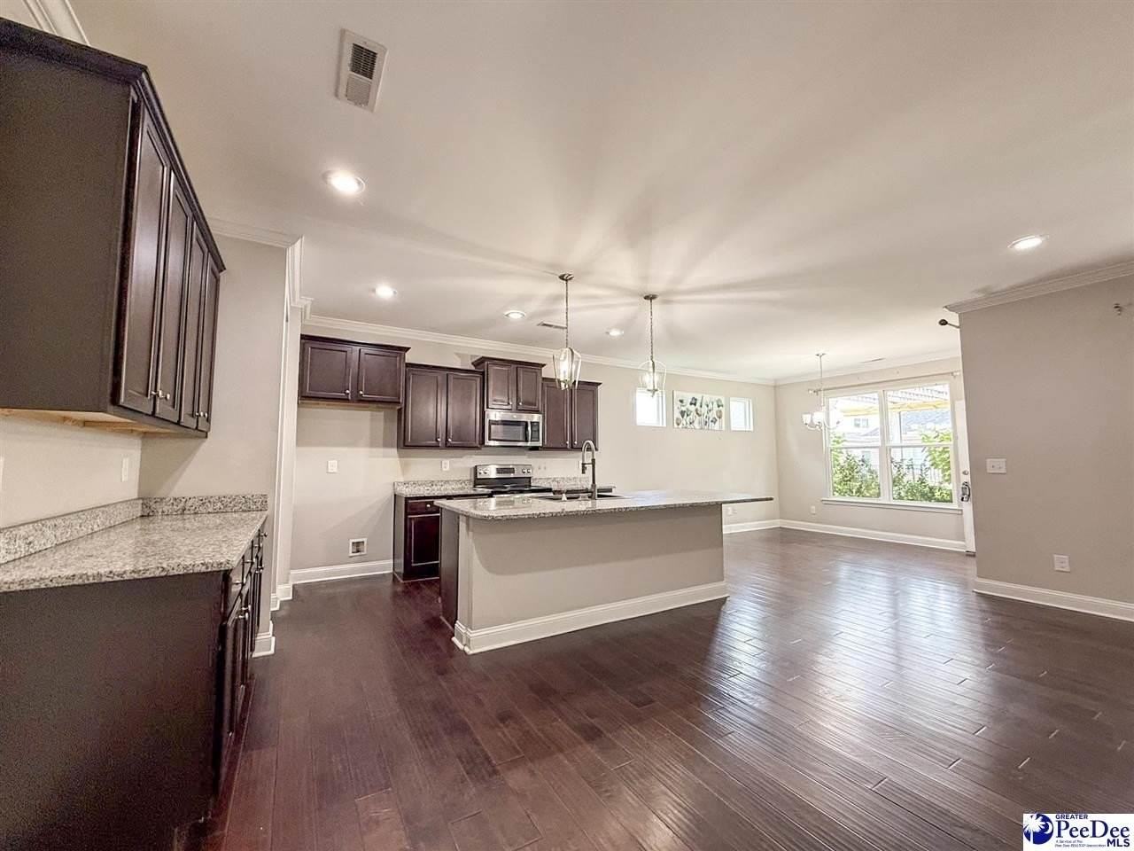 1073 Wessex Dr - Photo 5 of 23
