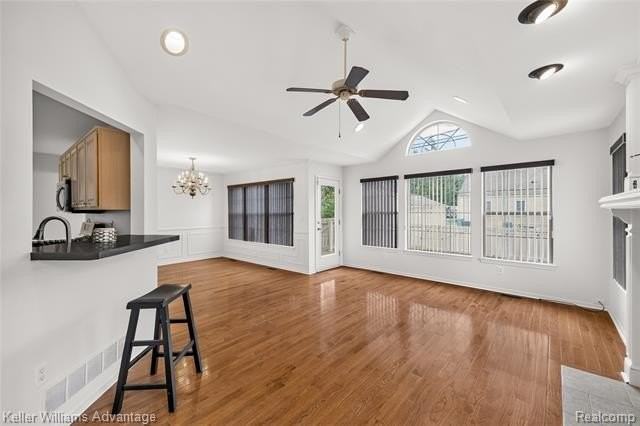 1360 Camden St - Photo 4 of 32