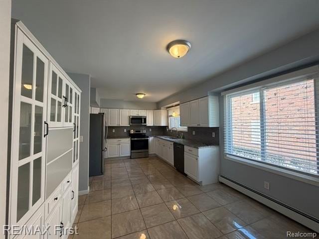 1349 Devonshire Rd - Photo 6 of 23
