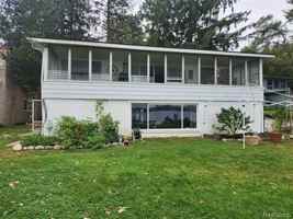 featured image of 8463 Hillpoint Dr